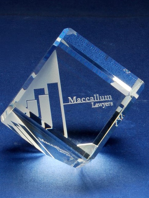 d-cube_crystal-paperweight-awards.jpg