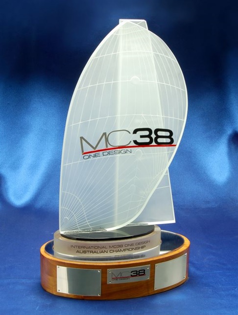 MC38_Crystal_Trophy.jpg