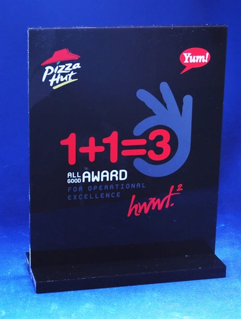 PIZZA11_CustomTrophyYum.jpg