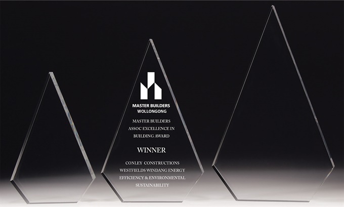 ac60b_acrylic-trophy-halgroup.jpg