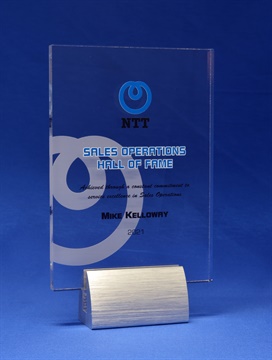 acme1_fluid-form-acrylic-on-metal-trophy-1.jpg