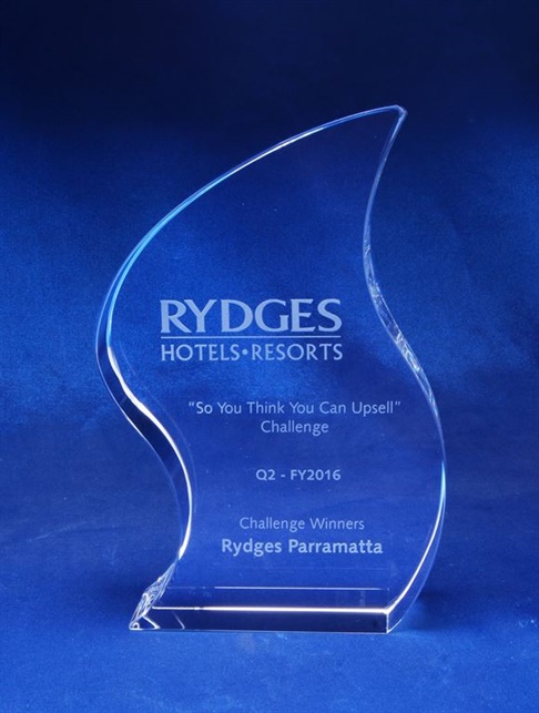 ck01a_crystal-trophy-rydges.jpg