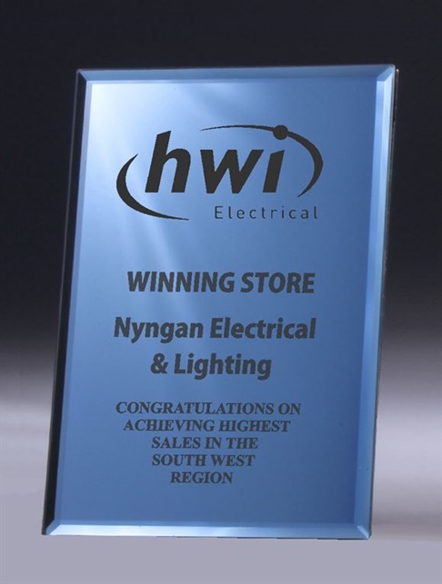 de3_glass-trophy.jpg