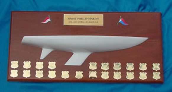 e22p1_petpetual-trophy-etchells-half-model.jpg