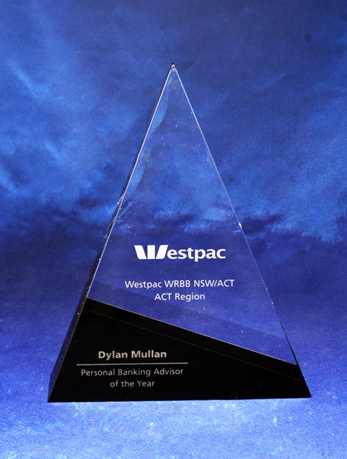 ebony1_crystal-trophy.jpg