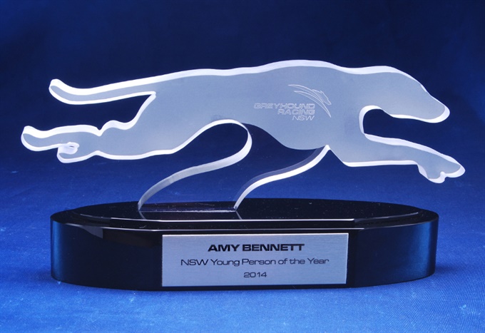 gh-crystal_custom-crystal-trophy-greyhound-r-2.jpg