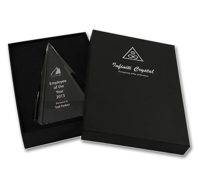 ic04_crystal-trophies.jpg