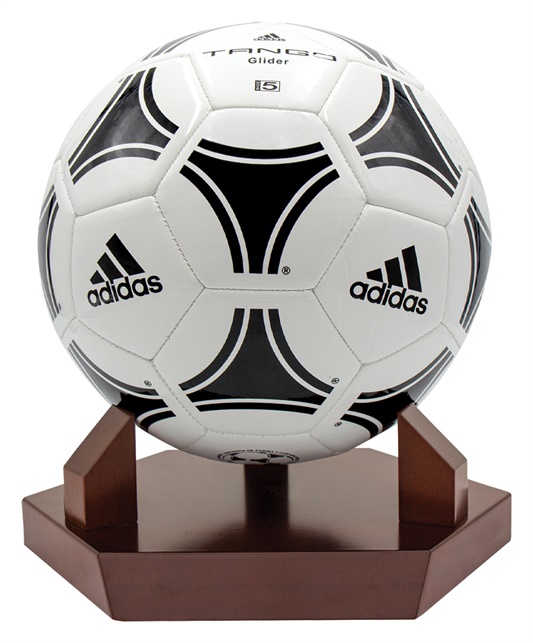lrm_1-ball-mounts-soccer-ball.jpg