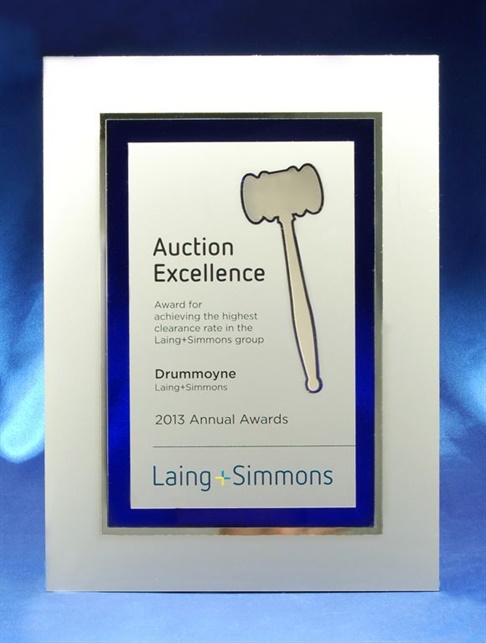 pfa6_laing---sommons-gold-frame-plaque.jpg
