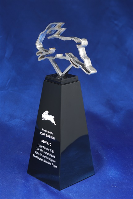 rabbitohs-custom_custom-metal-crystal-trophy.jpg