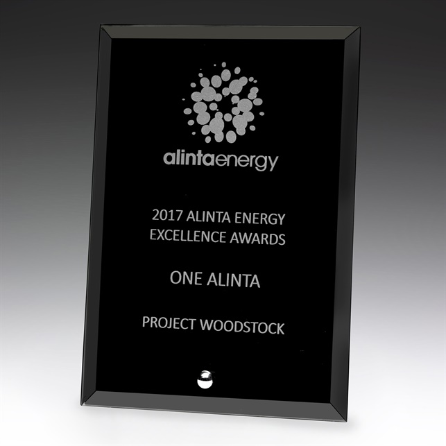 wp07_discount-glass-trophies.jpg