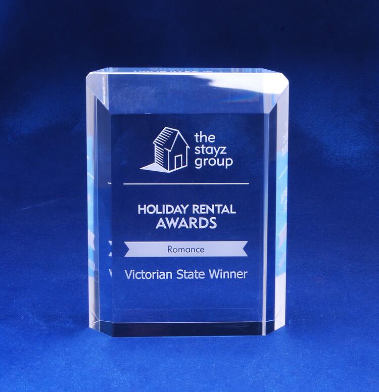 aca62-acrylic-trophy-1