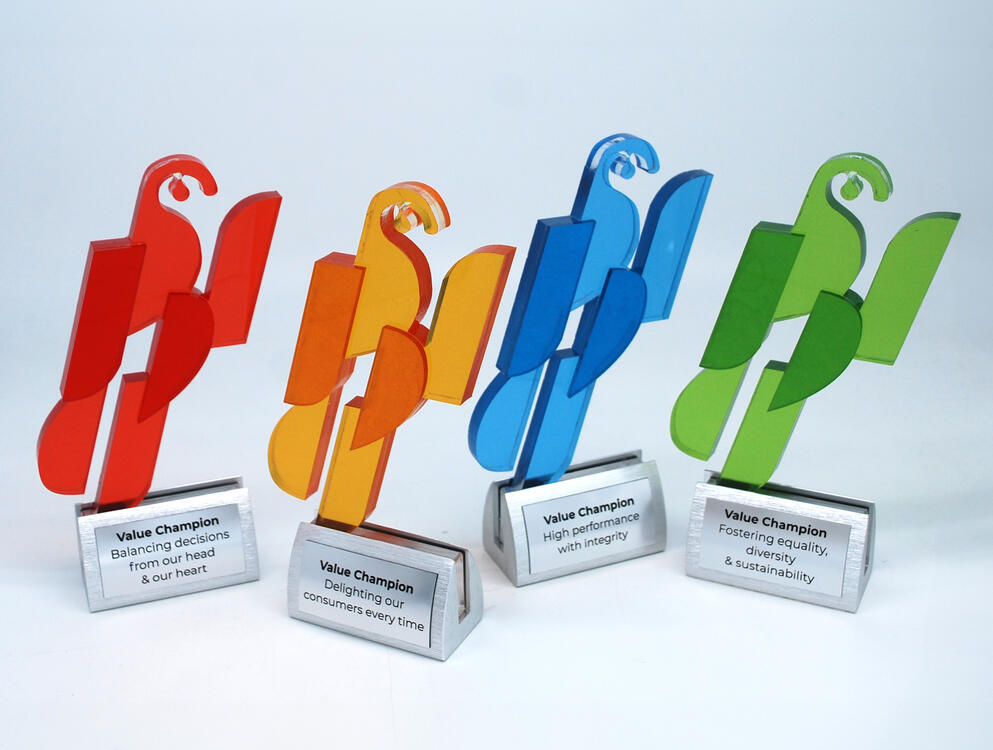 acmp1-custom-layered-acrylic-on-metal-base-bird-collection2-1