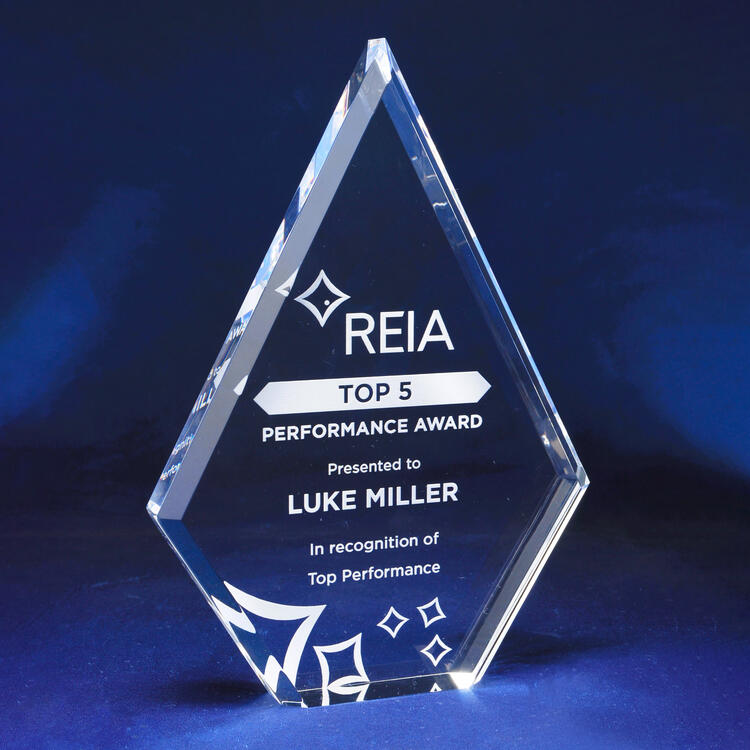 eac03-1-acrylic-trophy-2