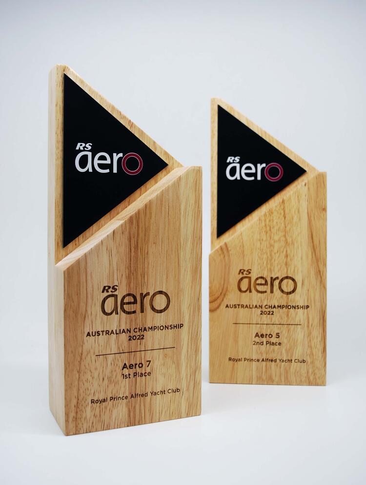 qw185a-ba-rubberwood-award-with-matte-black-alloy-3-1